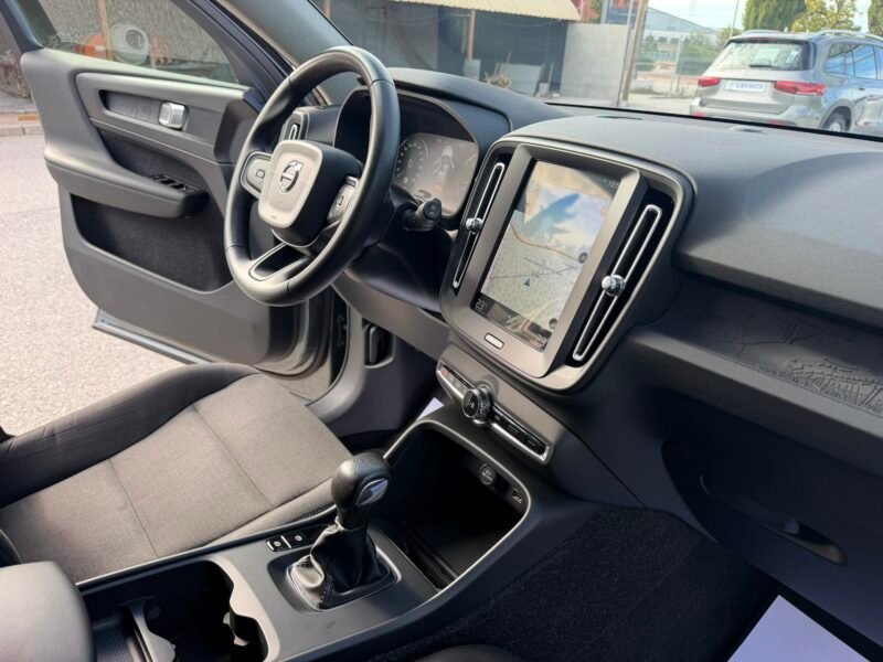 VOLVO XC40 2.0D3 150CV MOMENTUM