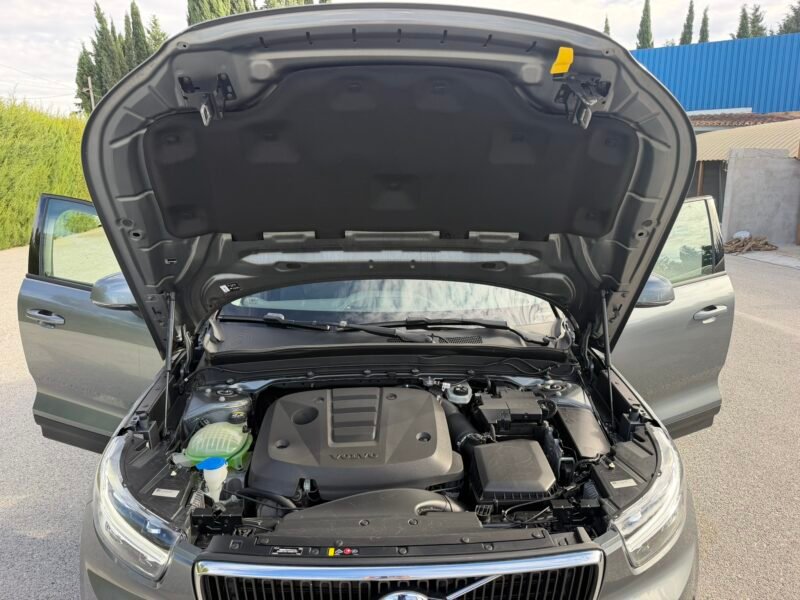 VOLVO XC40 2.0D3 150CV MOMENTUM