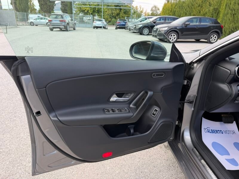 MERCEDES-BENZ CLA200D CLA200D 2.0D 150CV 8G-DCT