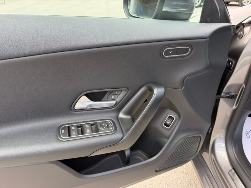 MERCEDES-BENZ CLA200D CLA200D 2.0D 150CV 8G-DCT