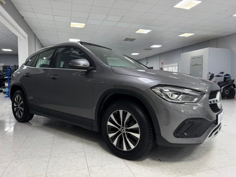 MERCEDES-BENZ GLA GLA180D 2.0D 116CV 8G-DCT