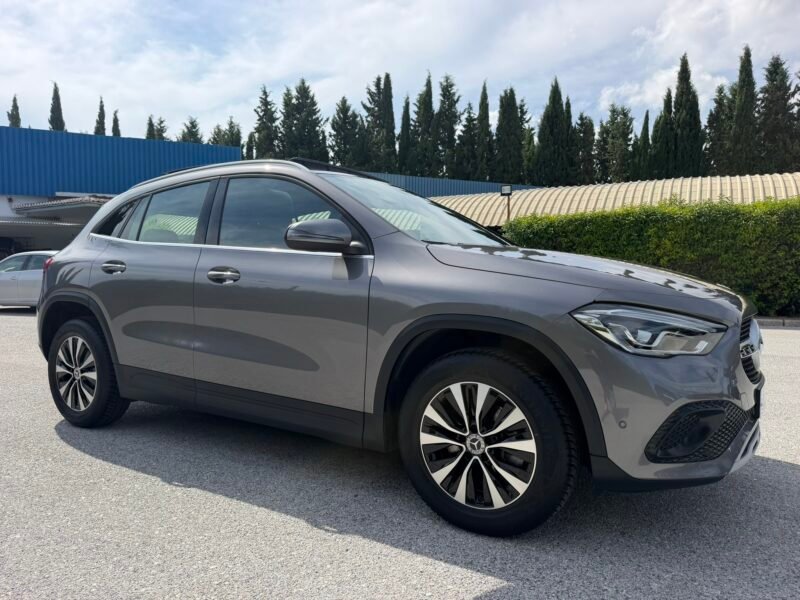 MERCEDES-BENZ GLA GLA180D 2.0D 116CV 8G-DCT