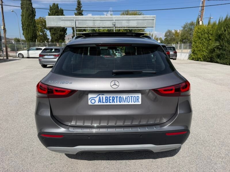 MERCEDES-BENZ GLA GLA180D 2.0D 116CV 8G-DCT